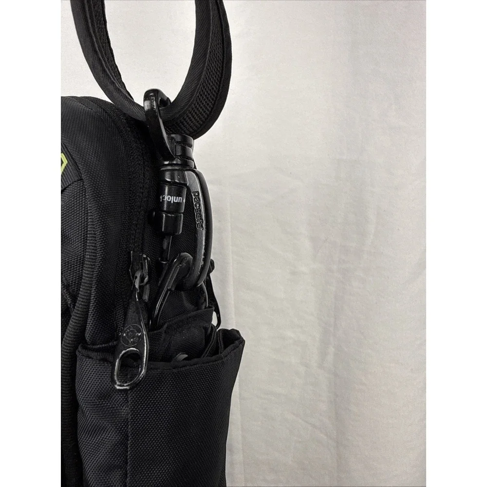 Pacsafe Metrosafe 200 Gii Unisex Messenger Bag Crossbody RFID Black Nylon Travel